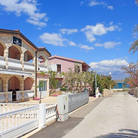 Apartments Almond Vir Luaran gambar